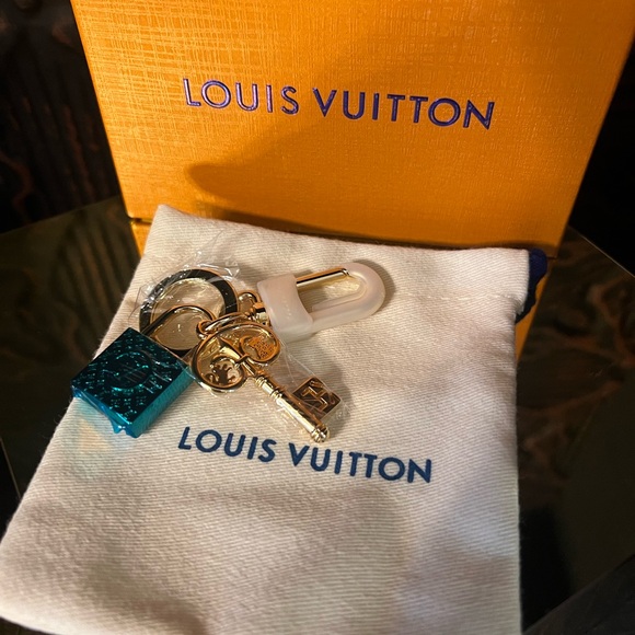 Louis Vuitton Accessories - Louis Vuitton Gold Lock and Key Bag Charm (Includes dust bag and box)